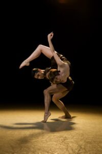 Η Rambert Dance Company ετοιμάζει μια μεγάλη παραγωγή
