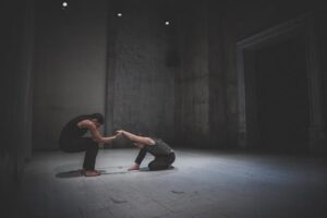 Μία προσωπικὴ ματιὰ στὸ ἔργο τῆς Ἀρτέμιδος Λαμπίρη, "ΜΕΤΑ" (Κωνσταντῖνος Σταυρόπουλος)